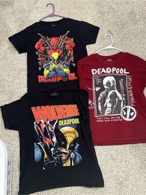 Marvel Women Deadpool & Wolverine Graphic Tees - Black & Maroon - Size: Small
